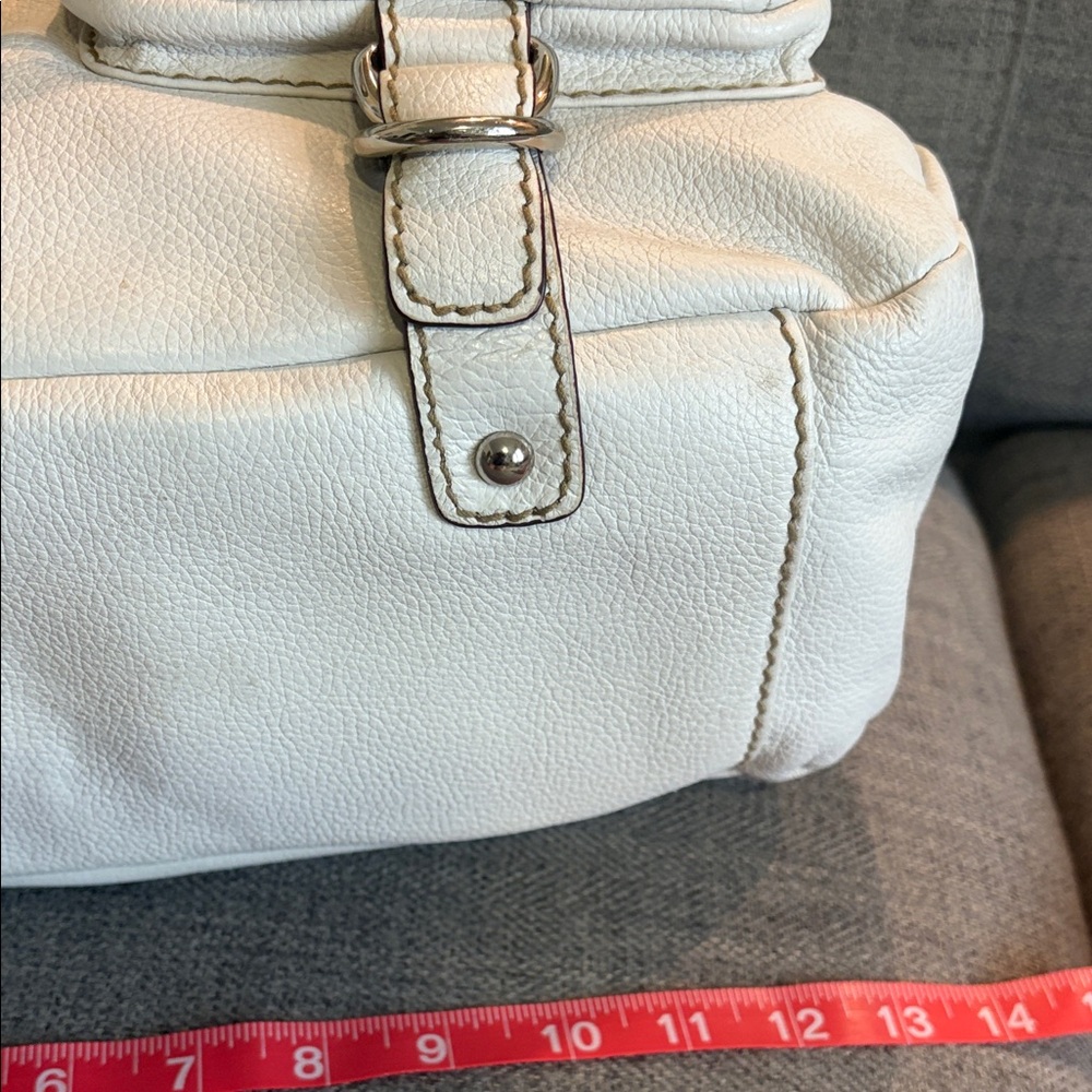 Tignanello White Leather Shoulder Bag with Silver Hardware - Picture 9 of 16